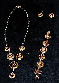 Auntie Belle's Antique Button Set